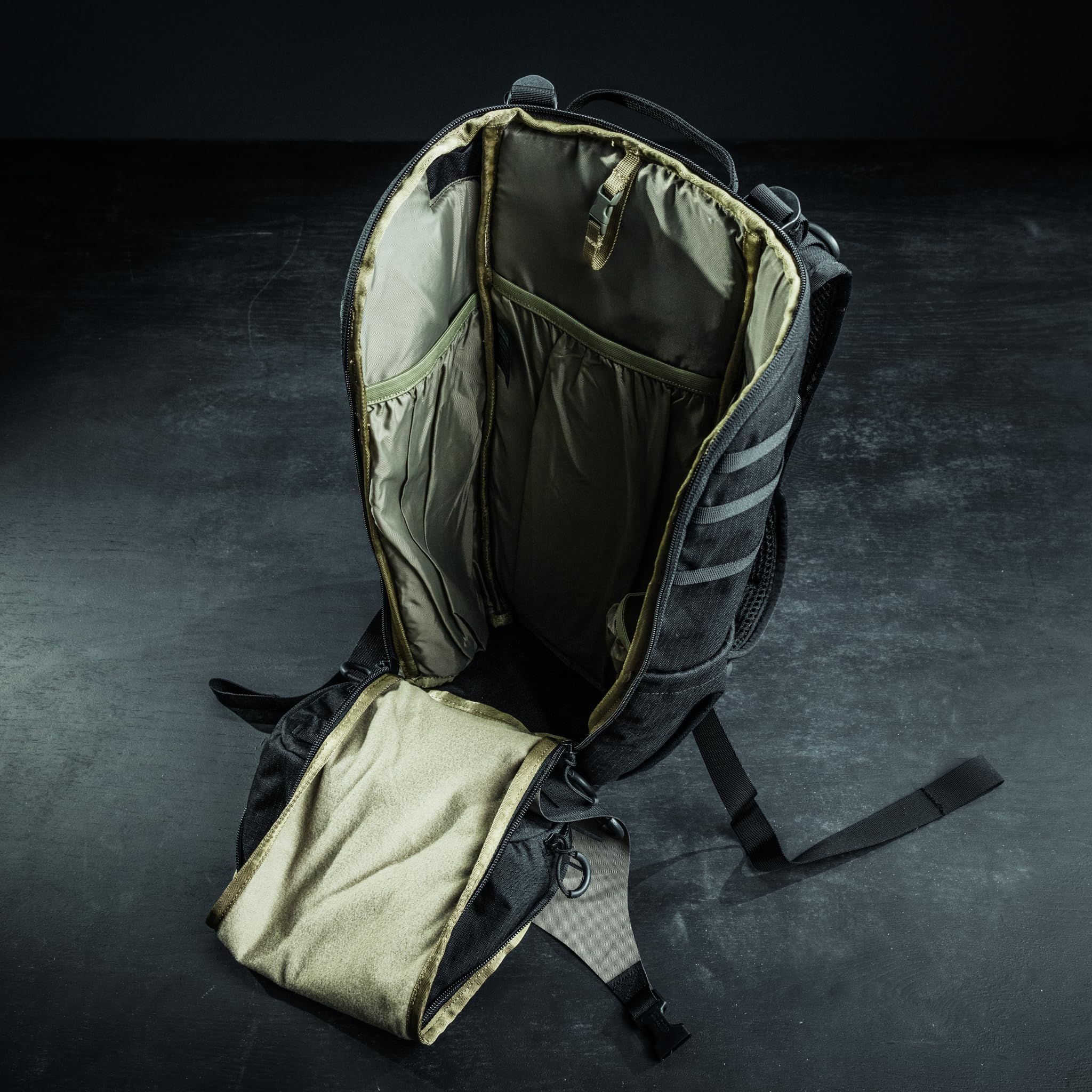 Eberlestock Bandit Pack - Rugged EDC Backpack Built for The Office Or The Outdoors - Image 4